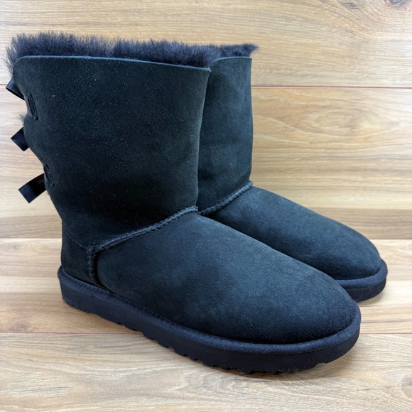 UGG Bailey Bow Short Womens 10 Black Suede Shearling Fur Lined Boots - Picture 2 of 12